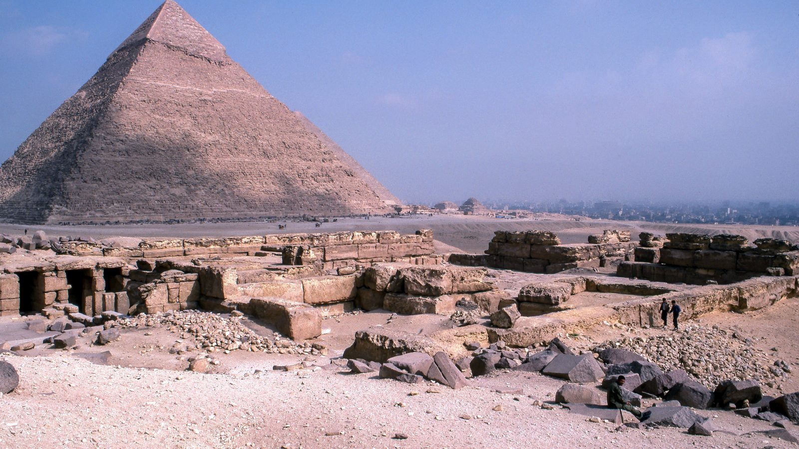 Pyramides de Gizeh au crépuscule