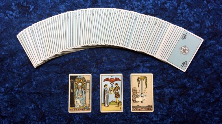 Le « tarot égyptien » : d’où vient réellement le Livre de Thot